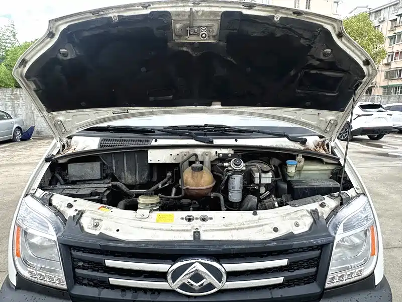 Xintu V80 2.5 T Classic6-speed Manual Aoyuntong Facelift LWB Mid Roof 7-seat