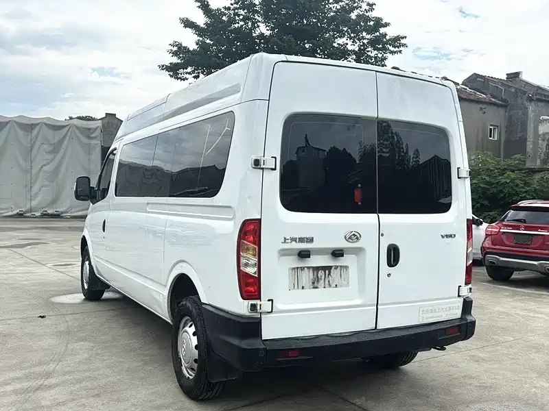 Xintu V80 2.5 T Classic6-speed Manual Aoyuntong Facelift LWB Mid Roof 7-seat