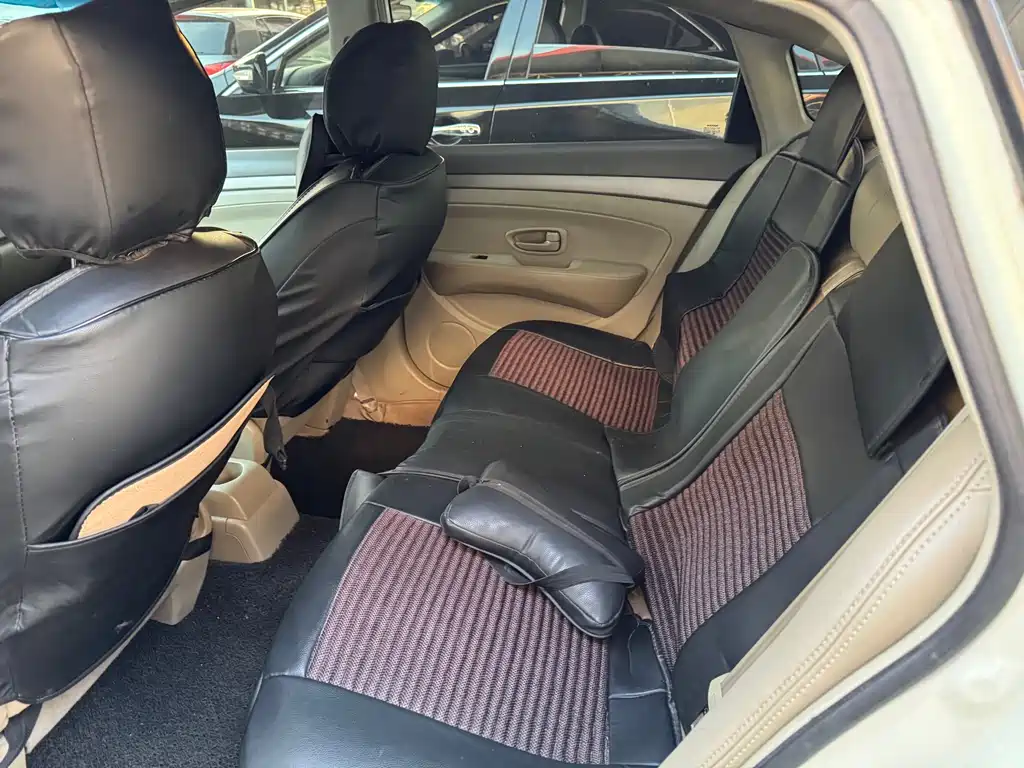 Sylphy Classic 1.6 XE Auto Comfort