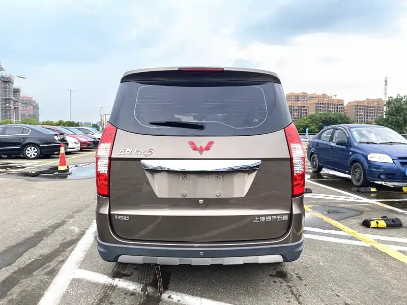 Wuling Hongguang 1.5 L S Comfort