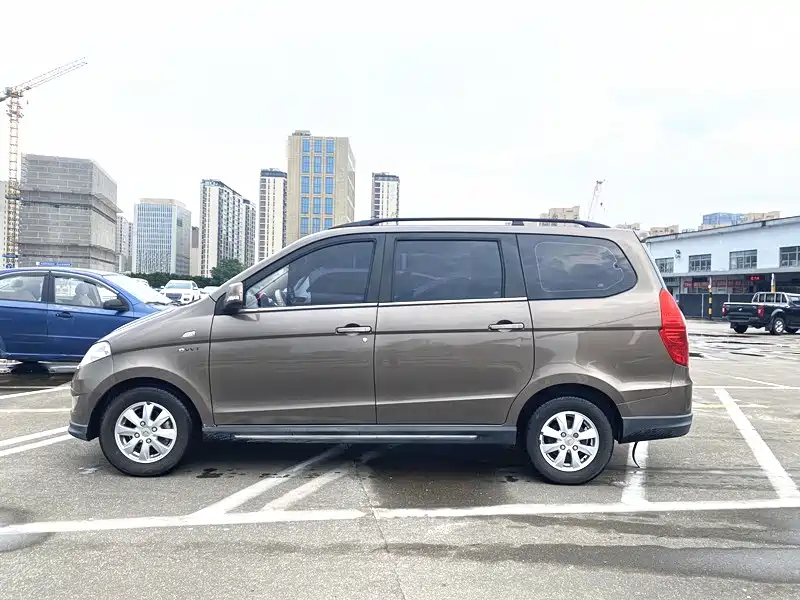Wuling Hongguang 1.5 L S Comfort
