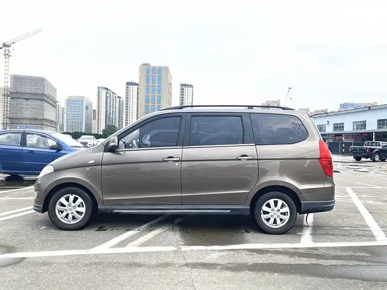 Wuling Hongguang 1.5 L S Comfort