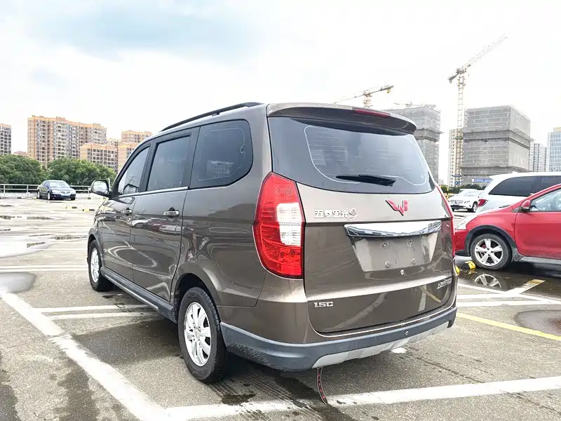 Wuling Hongguang 1.5 L S Comfort