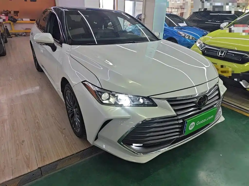 Avalon 2.0 L XLE Premium CN-VI