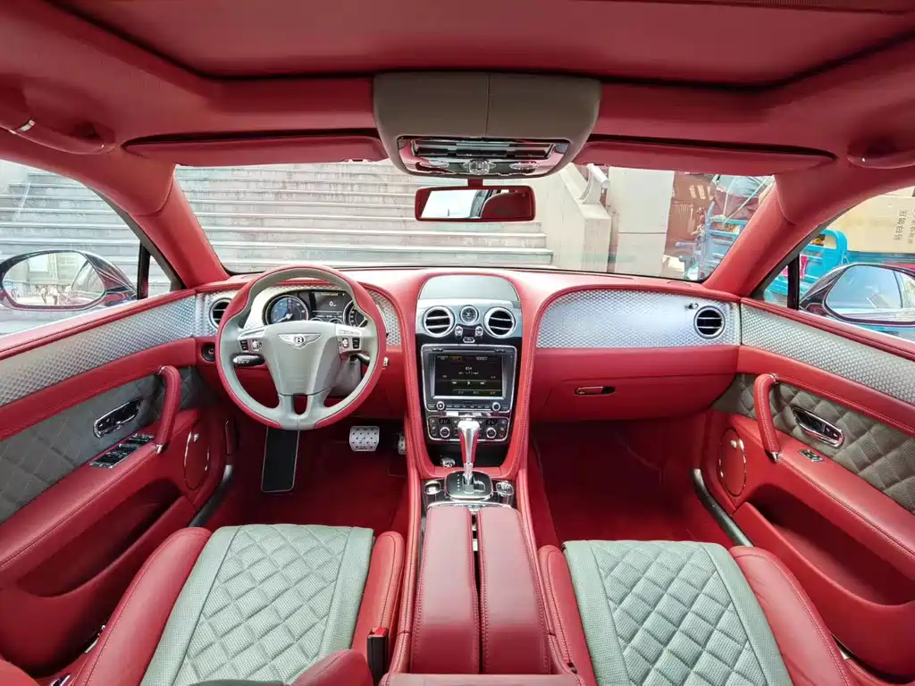 Flying Spur 4.0 T V8 S Standard