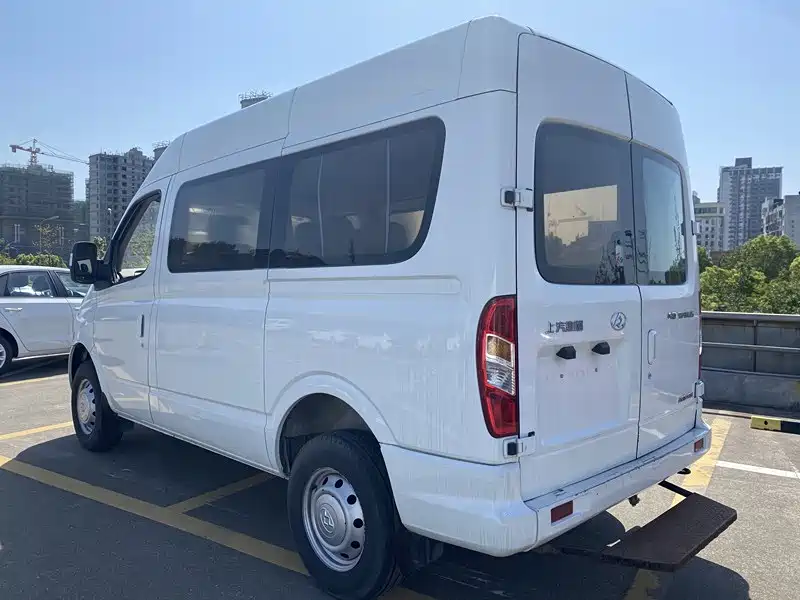 Xintu V80 新途V80 2017款 2.5 T 6挡手动傲运通国V短轴中顶5/6/10座