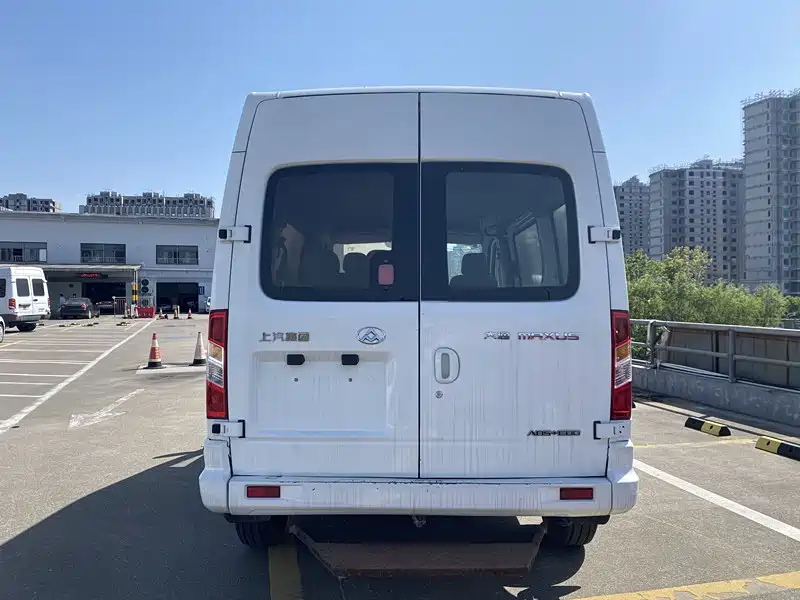 Xintu V80 新途V80 2017款 2.5 T 6挡手动傲运通国V短轴中顶5/6/10座