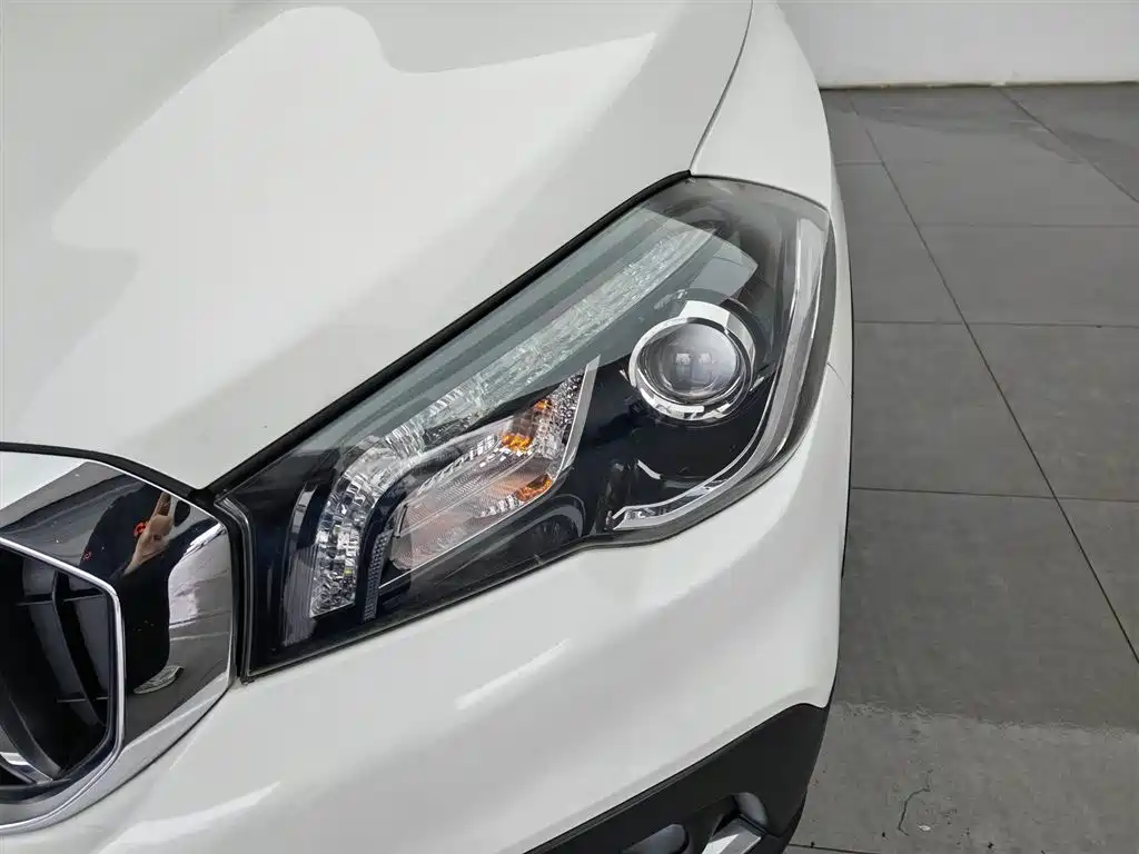 SX4 S-Cross 骁途 2017款 1.6 L CVT两驱都市进取型