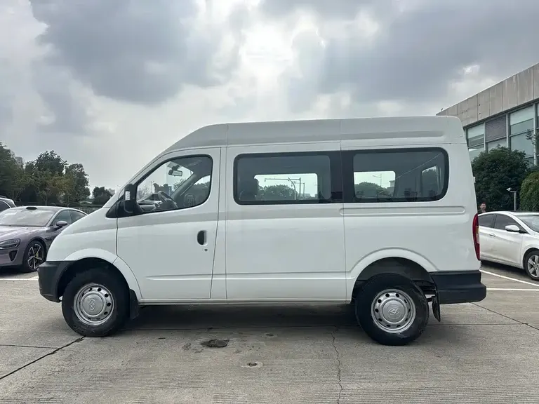 Maxus Xintu V80 2.5 T Classic6-speed Manual Aoyuntong Facelift SWB Super Low Roof 5 6-seat