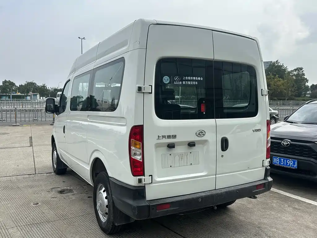 Xintu V80 2.5 T Classic6-speed Manual Aoyuntong Facelift SWB Super Low Roof 5 6-seat