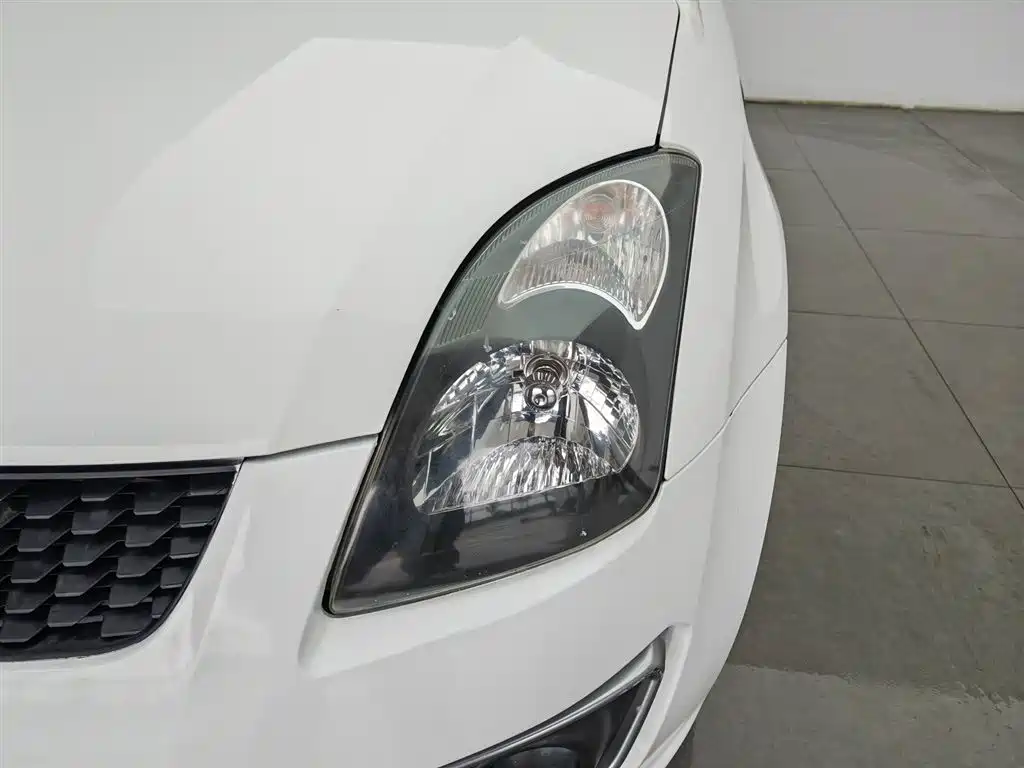 Swift 1.5 L Auto Standard