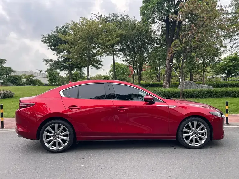 Mazda 3 Axela 马自达3 昂克赛拉 2020款 2.0 L X压燃尊荣型
