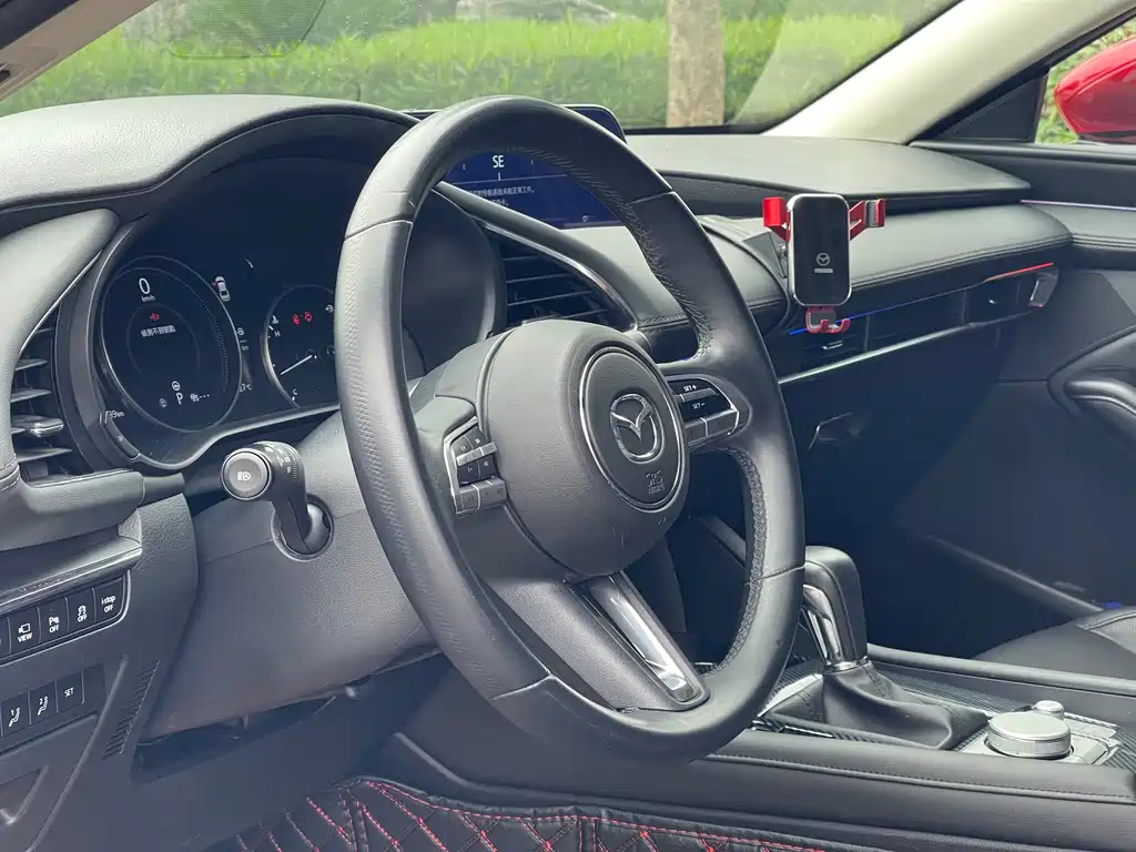 Mazda 3 Axela 马自达3 昂克赛拉 2020款 2.0 L X压燃尊荣型