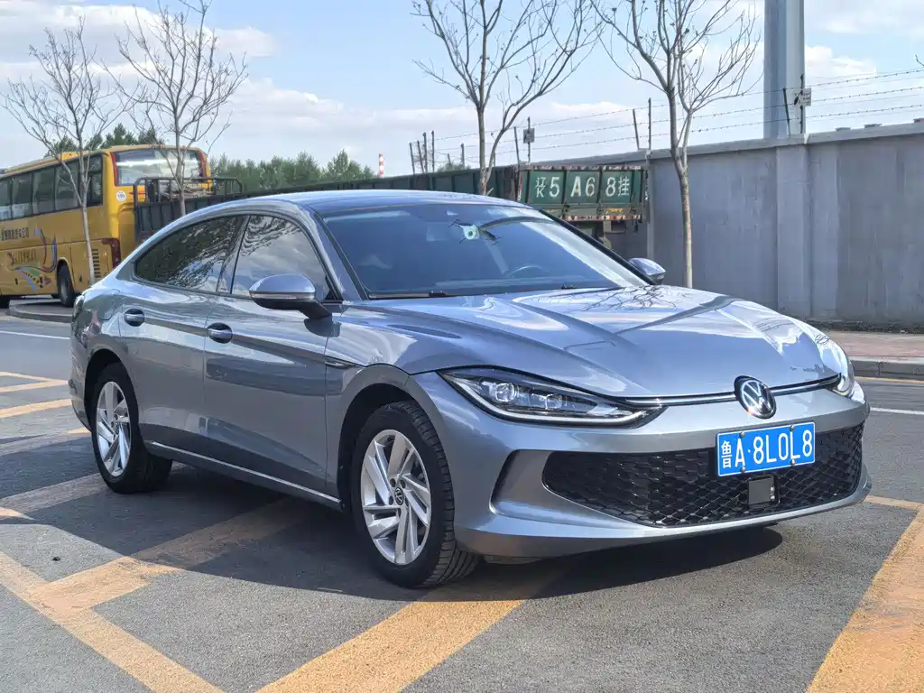 Lamando Lamando L 280 TSI DSG Dazzle Hot