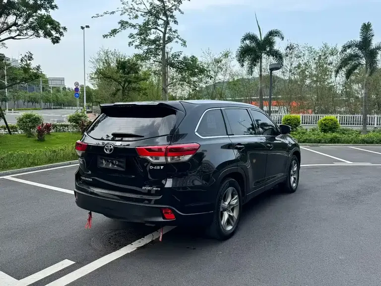 Toyota Highlander 2.0 T 4 WD Luxury 7-seat CN-V
