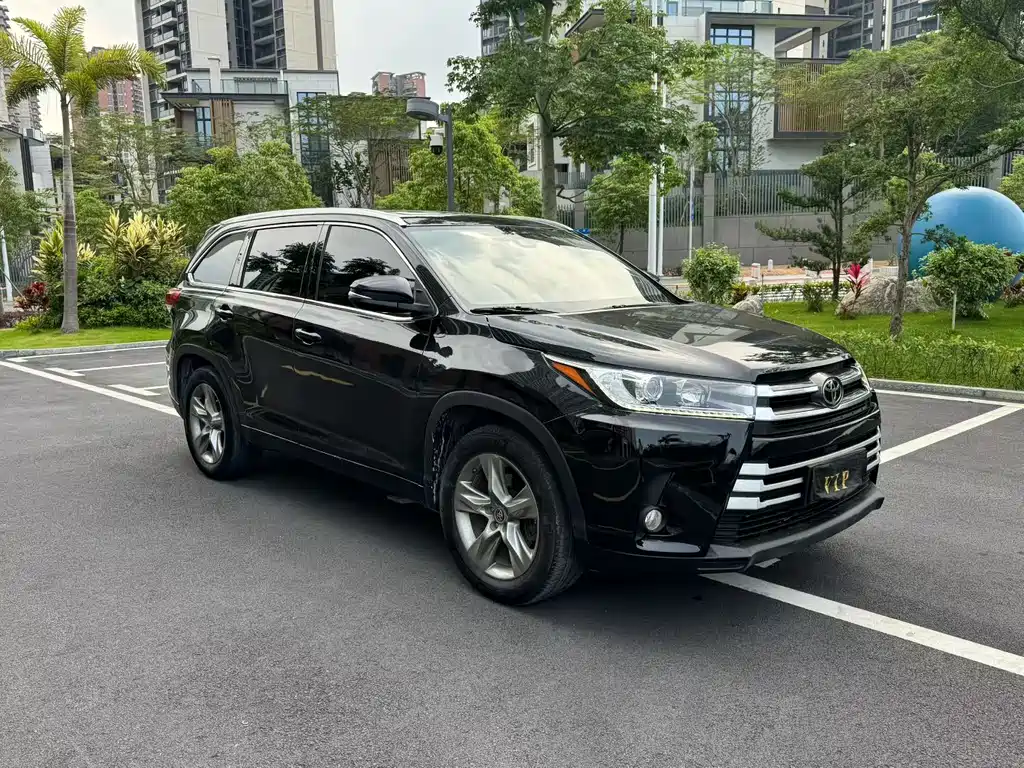 Highlander 2.0 T 4 WD Luxury 7-seat CN-V