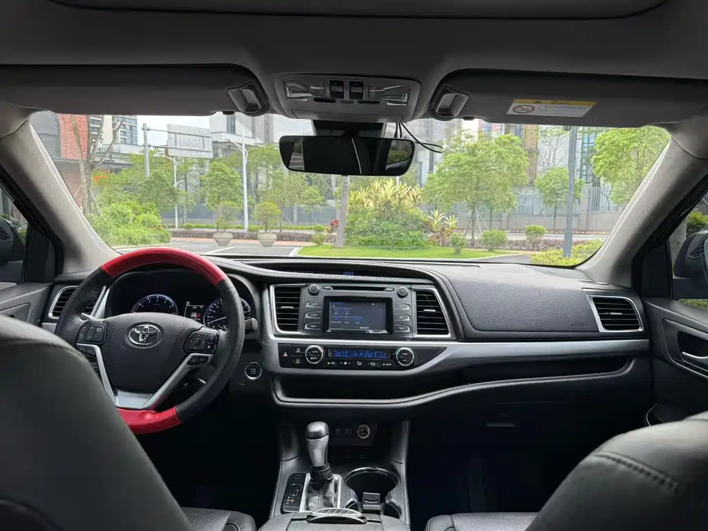Highlander 2.0 T 4 WD Luxury 7-seat CN-V