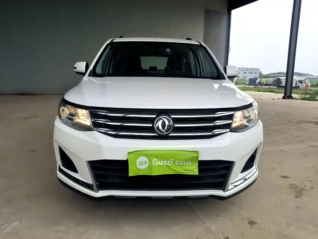 Fengxing SX6 1.6 L Manual Luxury CN-VI