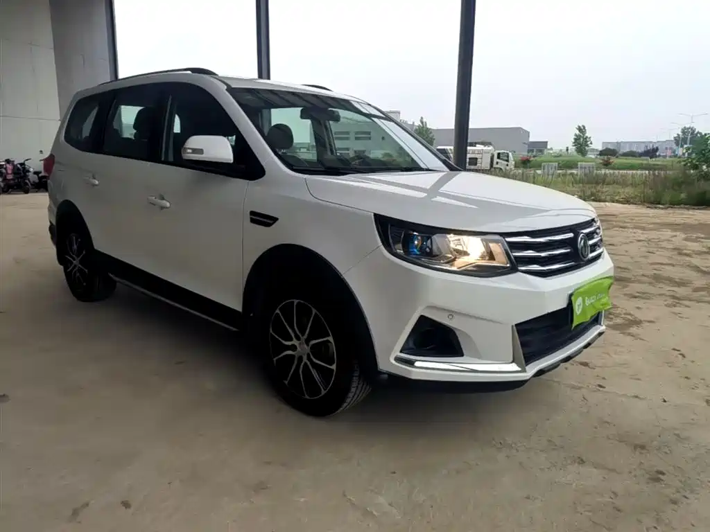 Fengxing SX6 1.6 L Manual Luxury CN-VI