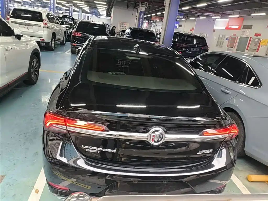 LaCrosse 652 T Luxury