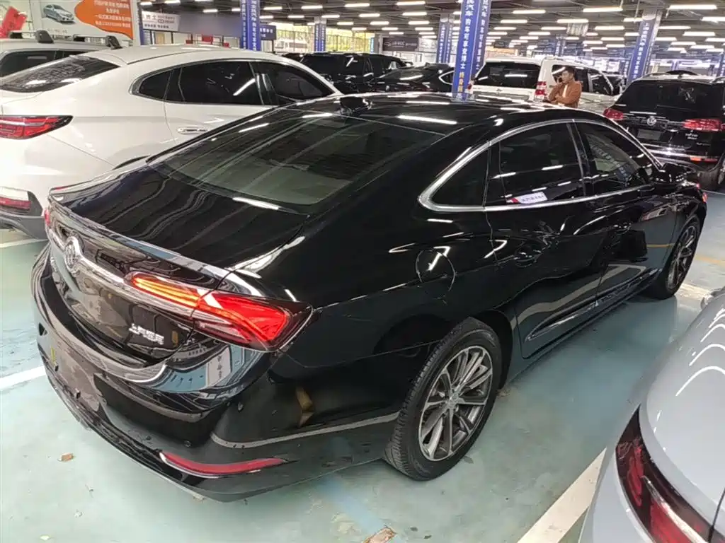 LaCrosse 652 T Luxury