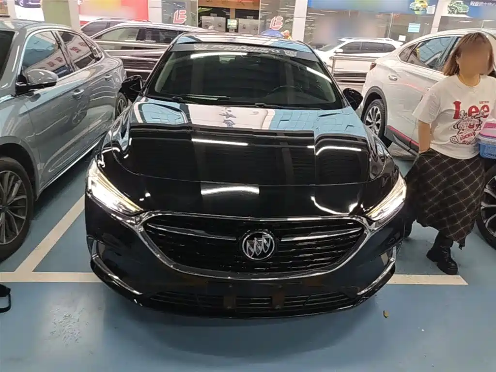 LaCrosse 652 T Luxury