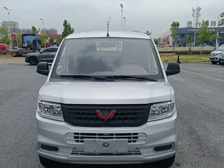 Wuling Rongguang New Truck 五菱荣光新卡 2018款 1.8 L双排LJ479 QE2