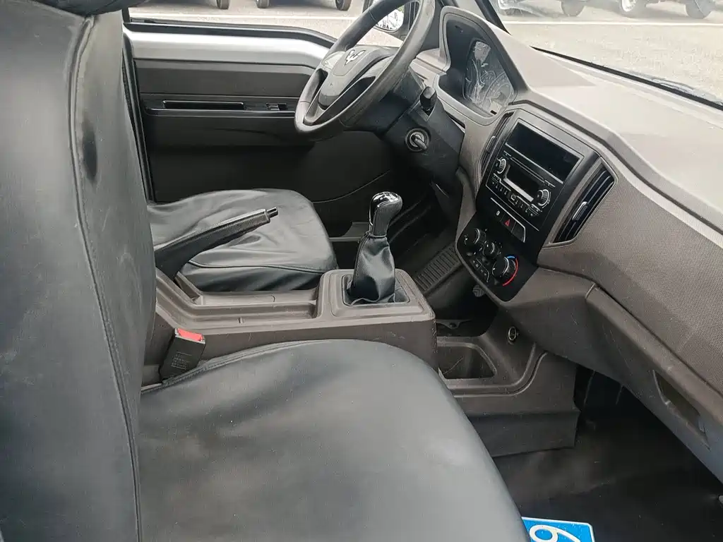 Wuling Rongguang New Truck 五菱荣光新卡 2018款 1.8 L双排LJ479 QE2