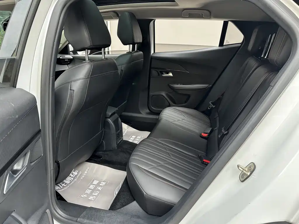 Peugeot 2008 2022 230 THP THE ONE