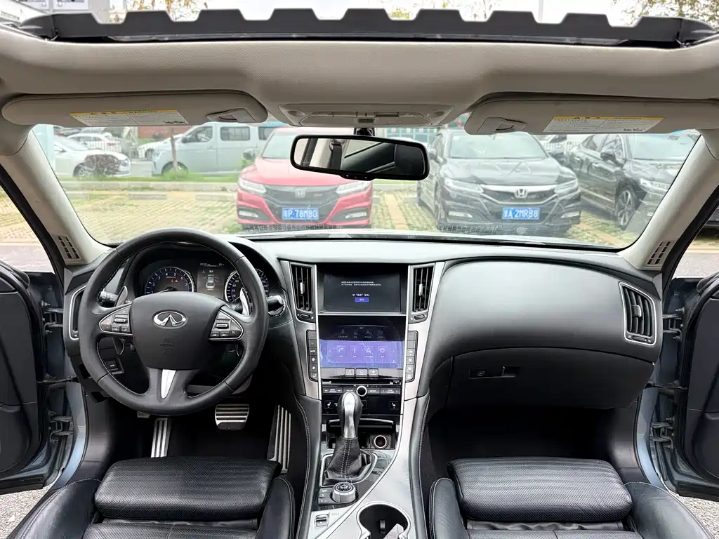 Infiniti Q50 3.7 L Luxury Sport