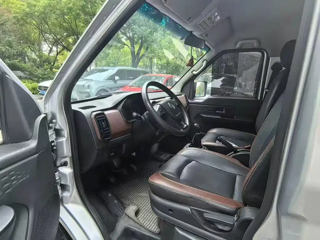 Dongfeng Xiaokang C56 1.5 L Comfort I DK15 C