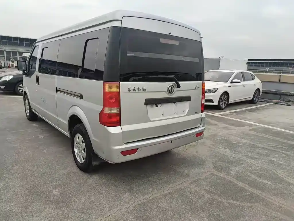 Dongfeng Xiaokang C56 1.5 L Comfort I DK15 C