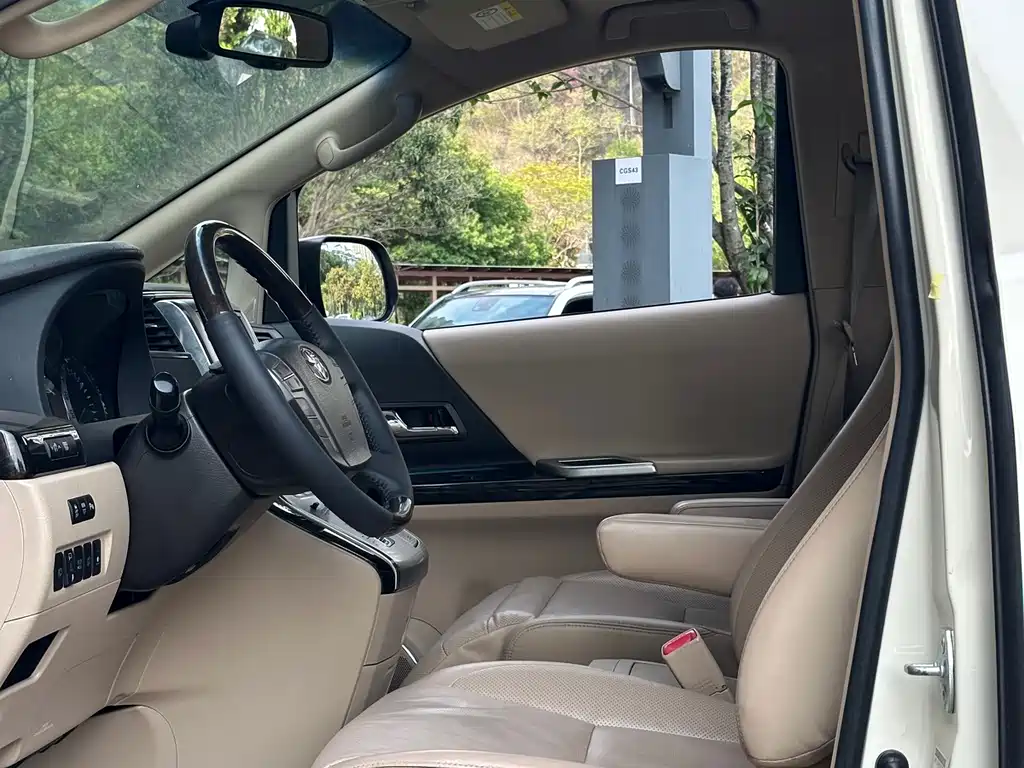 Alphard 3.5 L Luxury
