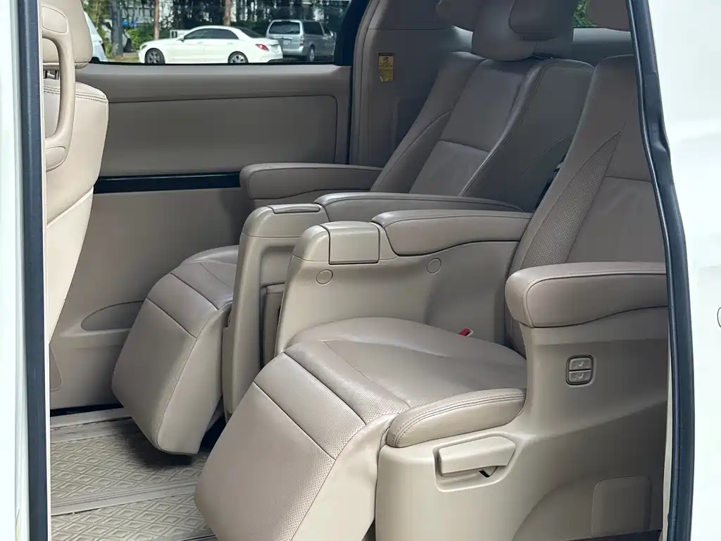 Alphard 3.5 L Luxury