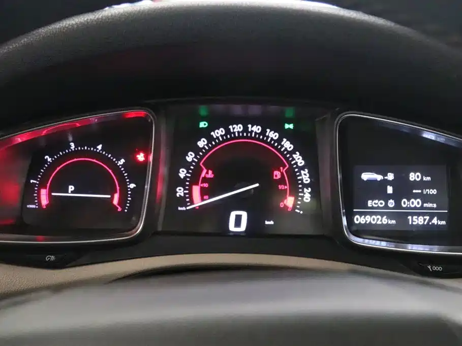 DS 6 1.6 T Luxury THP160
