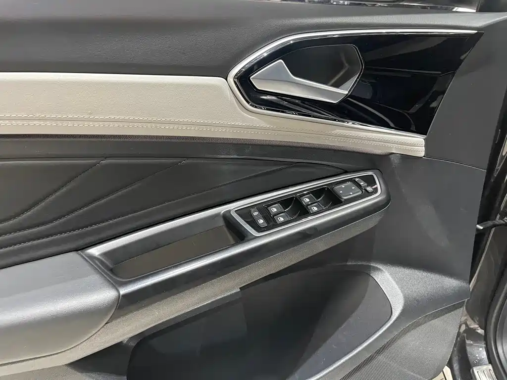 Jetta VS7 捷达VS7 2024款 千里江山 280 TSI 自动荣耀版