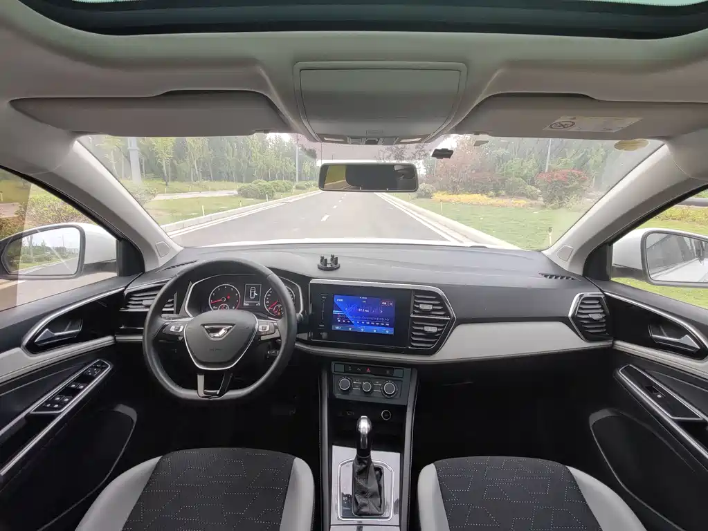 Jetta VS7 280 TSI Auto Progressive
