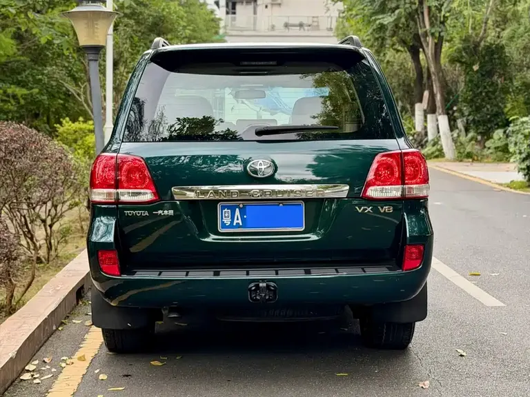 Toyota Land Cruiser 4.0 L Auto VX