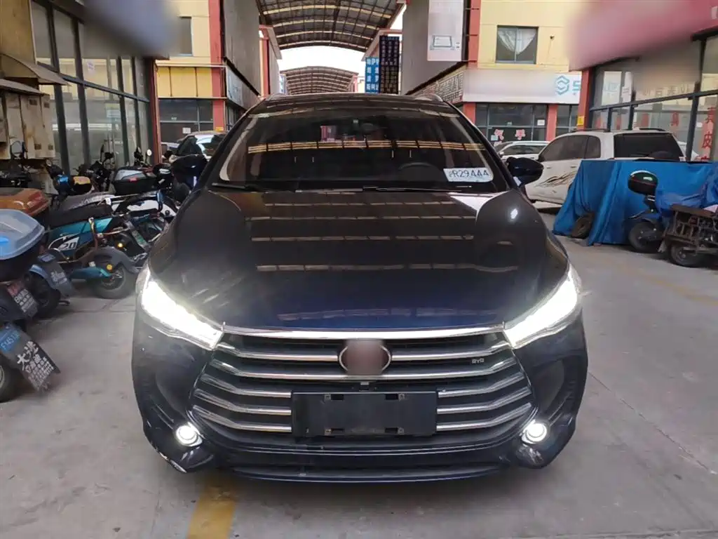 Song MAX 1.5 T Auto Connected Elite 6-seat