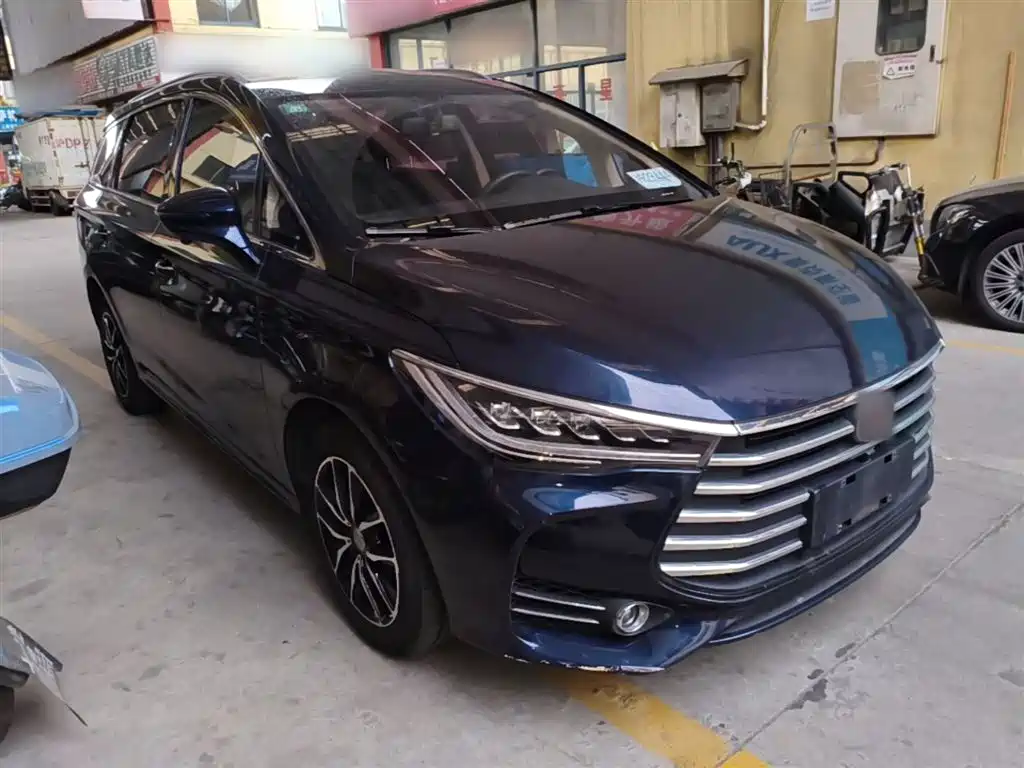 Song MAX 1.5 T Auto Connected Elite 6-seat