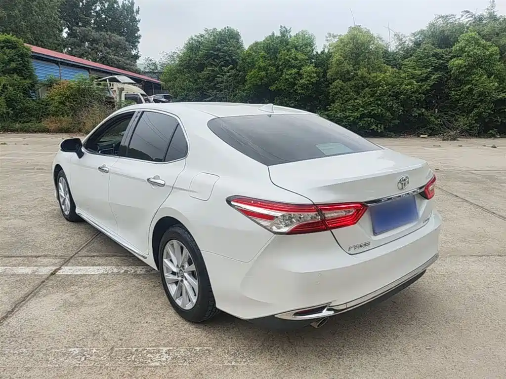 Camry 2.0 G Luxury