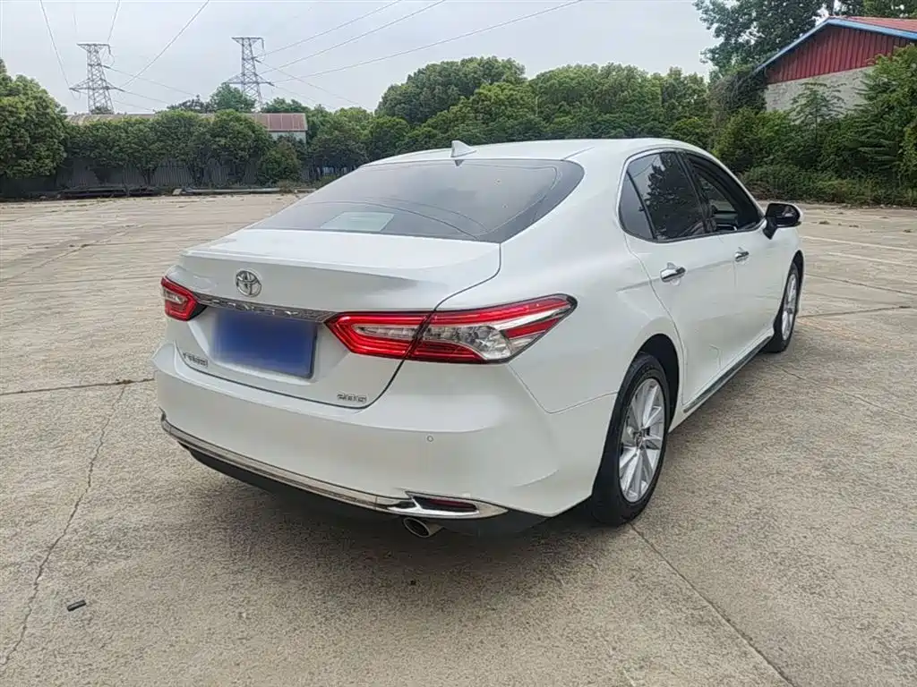 Camry 2.0 G Luxury