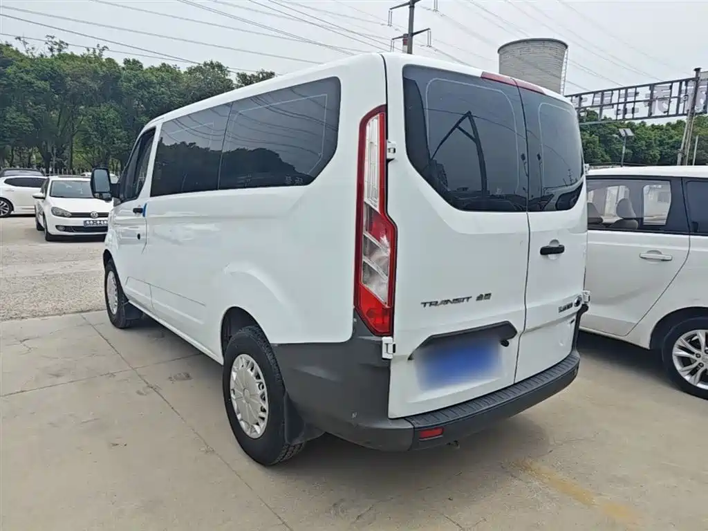 Transit 2.0 T Diesel Multi-purpose Commercial SWB Low Roof 6-seat CN-VI