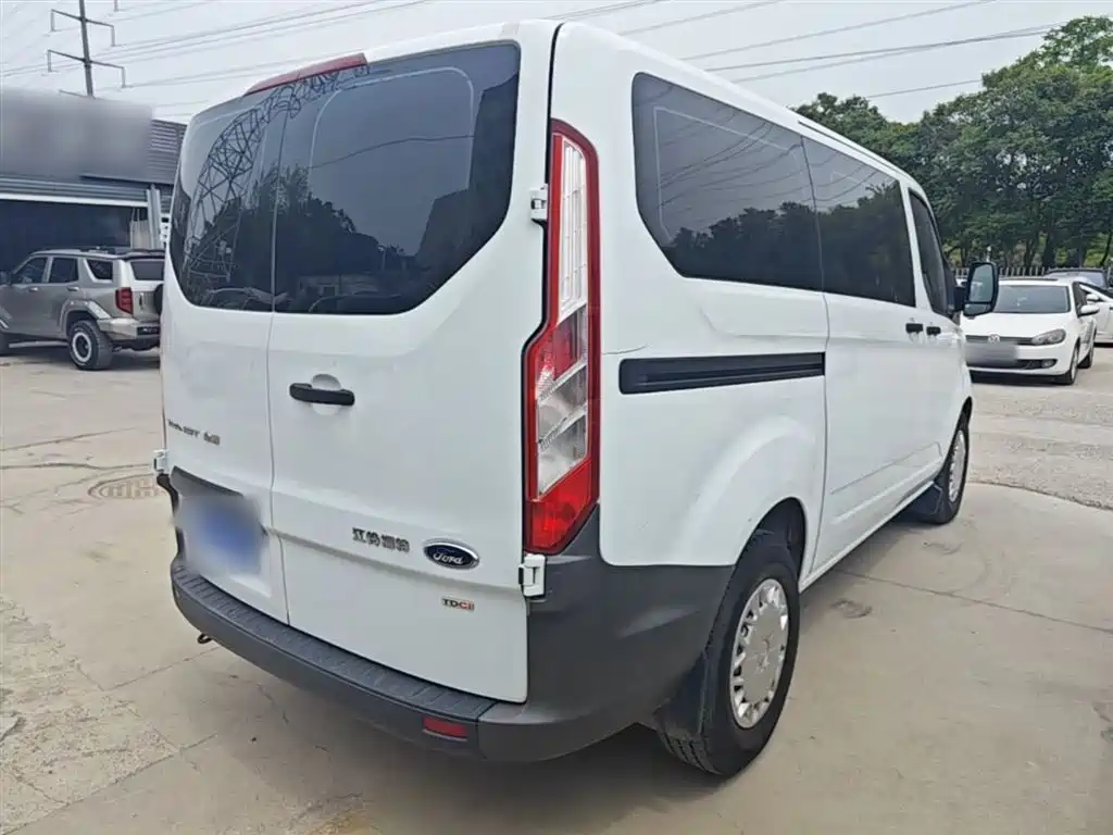 Transit 2.0 T Diesel Multi-purpose Commercial SWB Low Roof 6-seat CN-VI