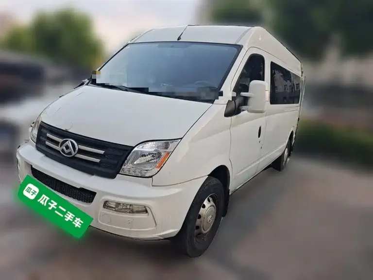 Maxus Xintu V80 新途V80 2023款 2.0 T AMT经典傲运通长轴中顶6/7/8/9座