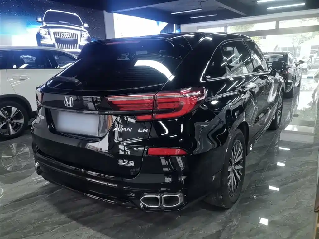 Avancier 370 TURBO 2 WD Luxury