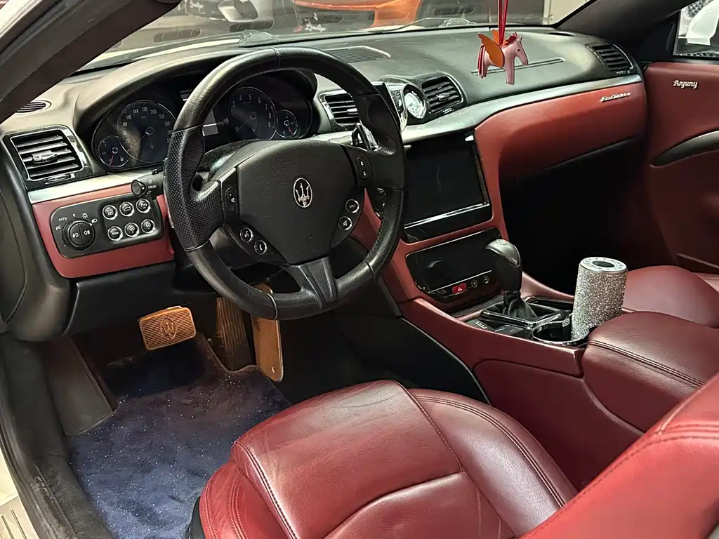 GranTurismo 4.2 L Standard
