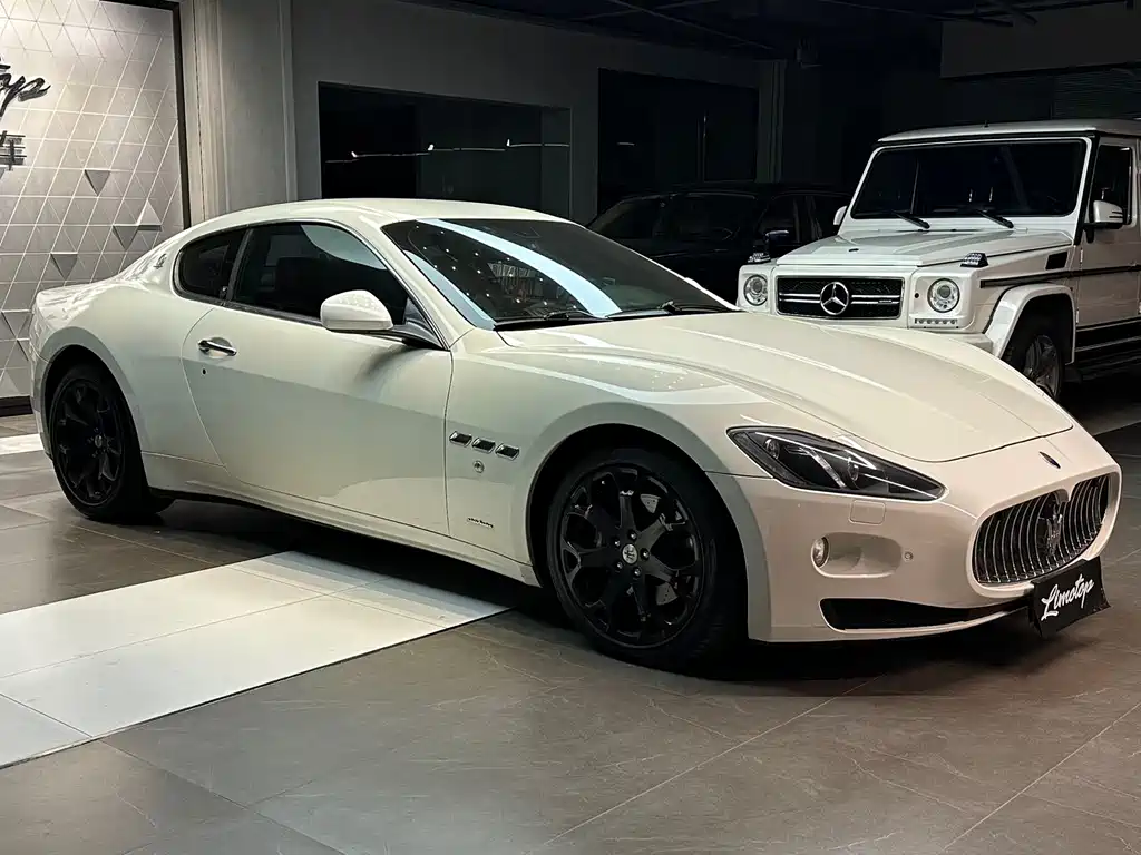GranTurismo 4.2 L Standard