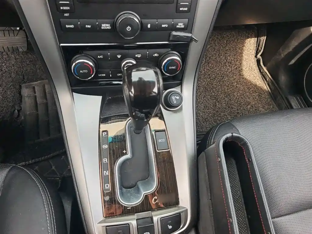 Captiva 2.4 L 4 WD Flagship 7-seat