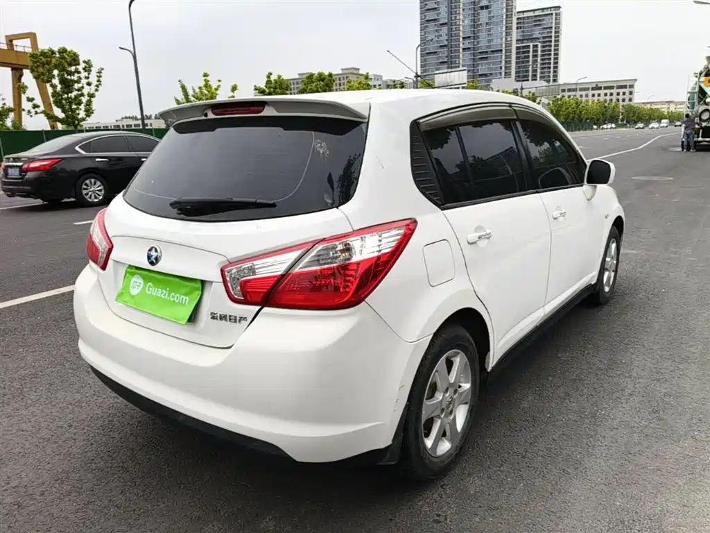Venucia R50 1.6 L Manual Luxury